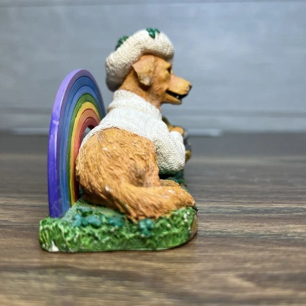 Danbury Mint March Golden Retriever Calendar Dog Figurine Rainbow Pot‎ of Gold
